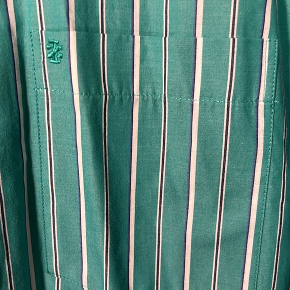 IZOD Men’s Large Button down Green Pinstripe shirt. - Picture 3 of 8